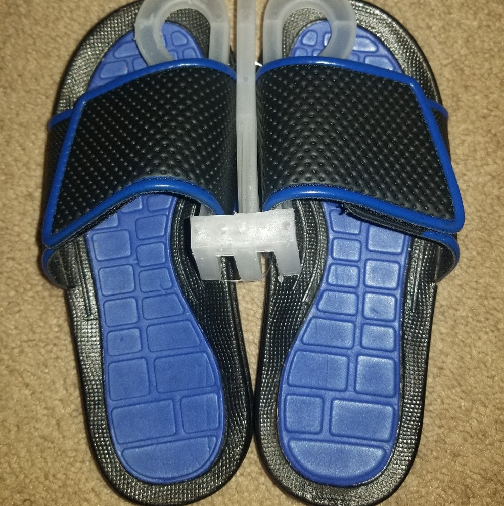 Sandals/Slides